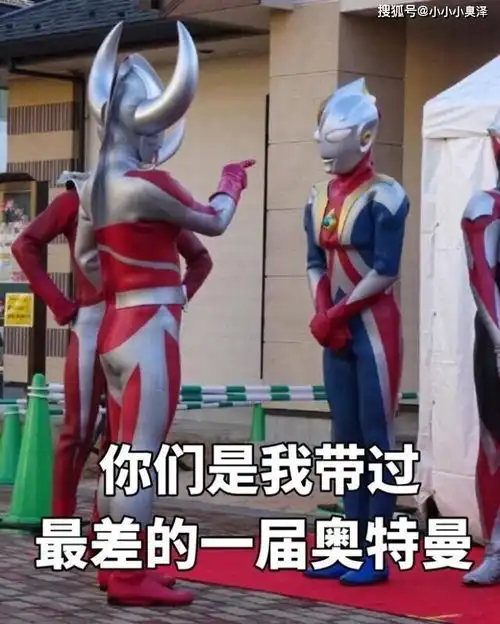 爆笑故事我帮爷爷泡药酒,里面装了白蛇和青蛇,爷爷可高兴了