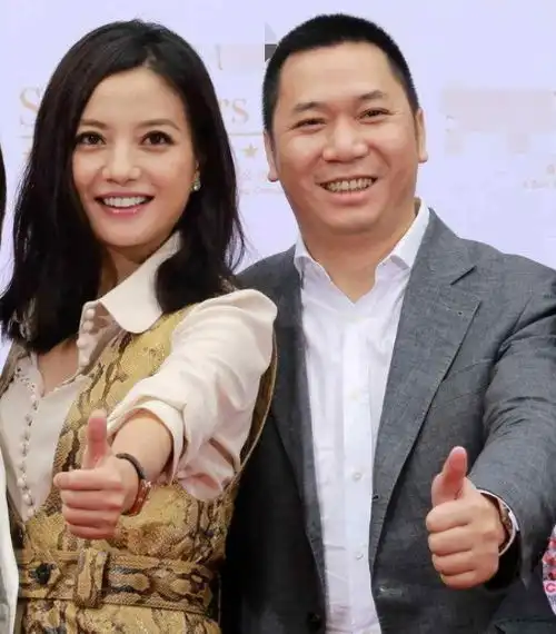 微信拍一拍设置搞笑后缀怎么弄微信拍一拍怎么玩具体步骤
