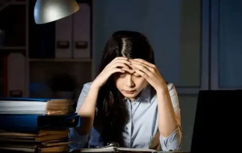 太可怕啦女性长期熬夜会给身体带来这么多危害
