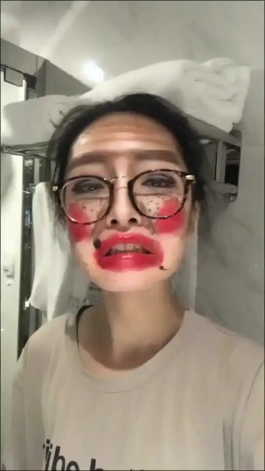 告诉我们世界上没有丑女人,只有懒女人
