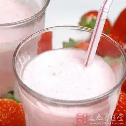 草莓牛奶教你做好喝的草莓牛奶