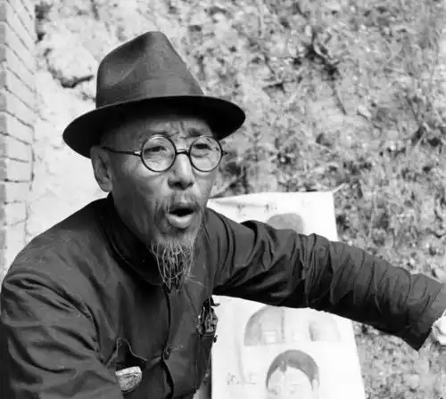 小胡子,圆眼镜民国的算命先生,浓浓的江湖气息
