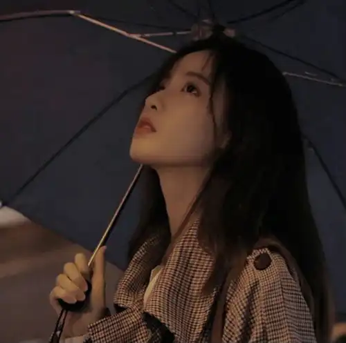 适合深夜发朋友圈的情绪文案
