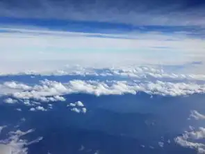 在雾霾下想蓝天

