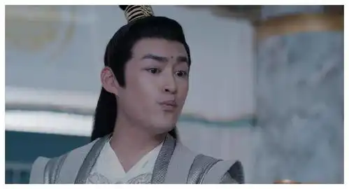 陈情令魏无羡替蓝湛挡酒,读弟机蓝曦臣的表情很耐人寻味