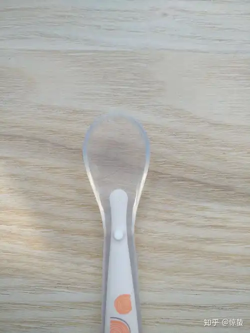 小勺子有大学问,亲雅妈妈告诉你宝宝辅食勺子怎么选
