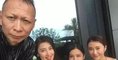 曾出演神雕侠侣却因太丑成名,看到女儿照片后心动了
