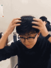 搞笑gif现在上得厅堂,下得厨房的姑娘已经不多了
