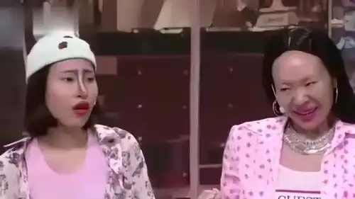 韩国丑女爆笑,大言不惭,邻桌直接吐了一地
