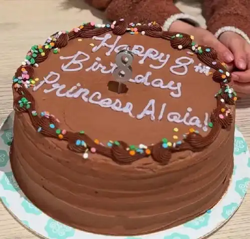 陈冠希为女儿alaia庆祝8岁生日晒照片爱意满满
