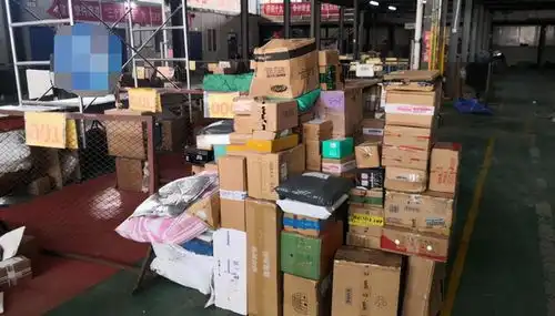 西安暴摔快递事件新进展,快递小哥致歉,双十一快递业务量将达28亿件
