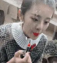 搞笑gif孩子,你这样玩肯定要出意外的
