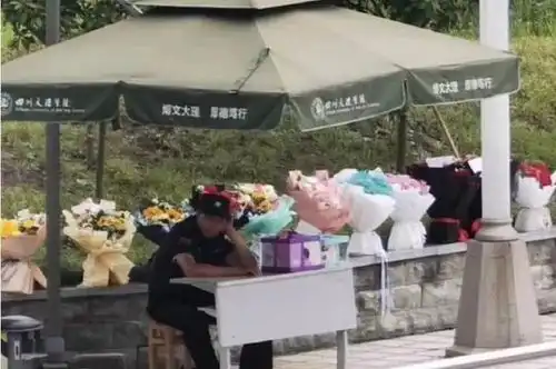 每日趣图佟丽娅这可是离婚啊,不知道宴席上得摆多少桌
