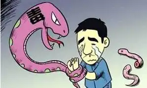 搞驷马柳州跃进路两大叔带两少女开房,民警敲开房门时他们正

