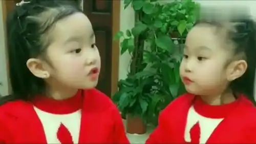 搞笑双胞胎,就知道没有免费吃橘子的好事,妹妹什么时候能长点心
