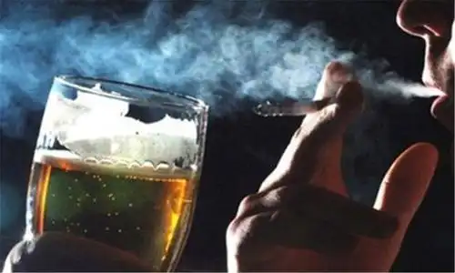 为什么说新生儿第一面见谁就像谁还真不是迷信,听听这科学道理
