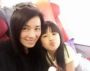 星二代美丑差距太大真的是亲生吗
