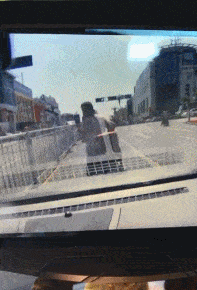 搞笑动态趣图gif粘错了可怜

