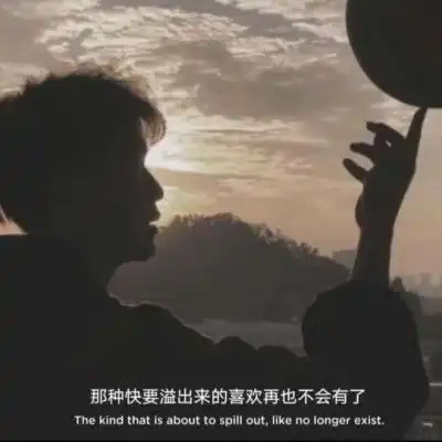 四下无人的夜失眠朋友圈文案
