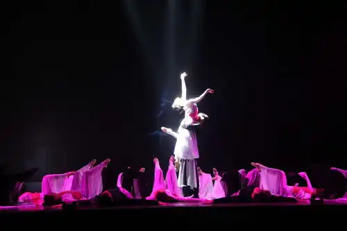 最全高清舞蹈系毕业晚会照片来袭
