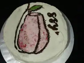 过生日老公给我做了个蛋糕,上面有个猪笼草的图案,我无言以对
