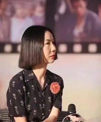 丑女专业户杨青被评为最丑女演员,今让赵薇都忍不住嫉妒
