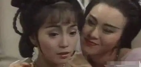 她被称为香港第一丑女,低调嫁入豪门,今被富豪老公宠上天
