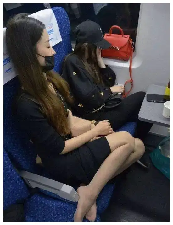 该咋婉拒女孩想跟我一起玩网友留言太真实饱汉不知饿汉饥
