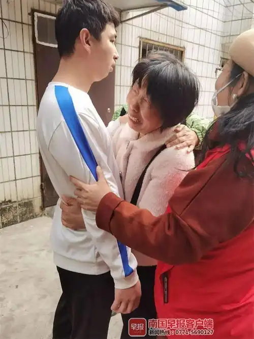 彭亭雨找到了邕城热心人爱心接力,湖南母子终团圆