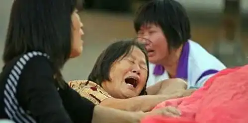 北京大案回顾4个孩子路边虐待妇女致死,原因竟是为了好玩
