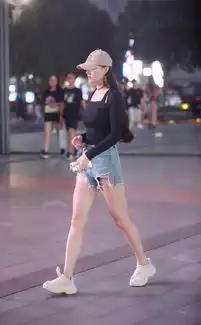 搞笑gif趣图你女朋友撒娇时的样子是不是就是这模样

