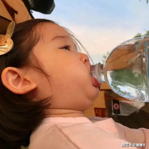 搞笑表情包图片我对傻子过敏
